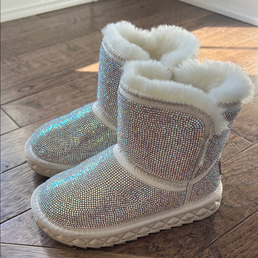Doe a Dear Sparkling Fur-Lined Boots 13m
